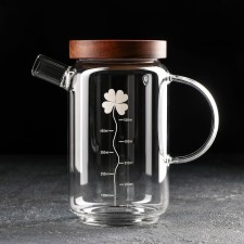 Glass jug with a lid 