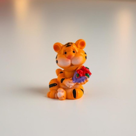 Polystone souvenir "Little Tiger with Flowers" MIX 4x3x3 cm-1