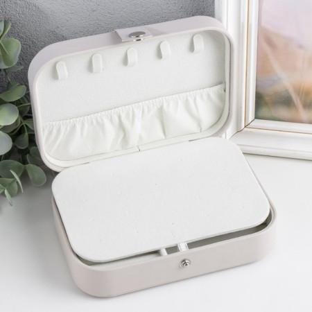 Casket to the leatherette for jewelry "Matte surface" beige 16x11x5 cm-1