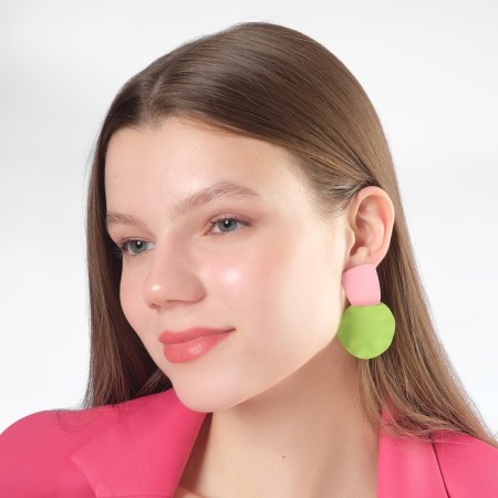 Earrings Metal "brightness" geometry, a crumpled circle, the color of the light pink-2