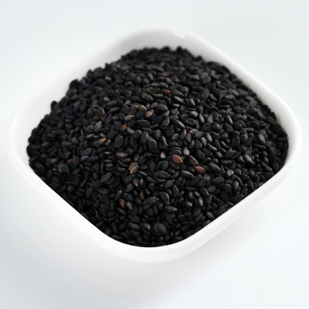 Black sesame seeds slows down the aging process, normalizes metabolism, 200 g.-1
