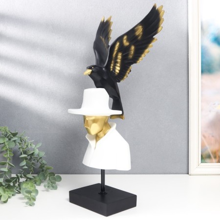 Polystone souvenir "A man in a white hat with a black bird behind him" 48x23x19 cm