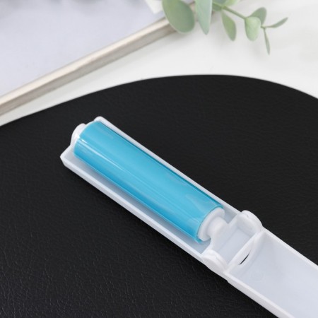 A silicone clothing video in a folding case 10 × 3 × 3 cm, color mix-4