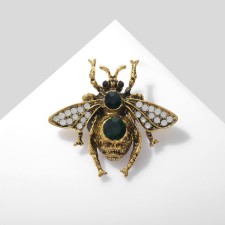 Brooch 