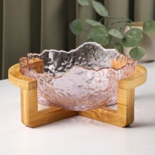 Glass salad bowl on the stand “Iride. Pink 