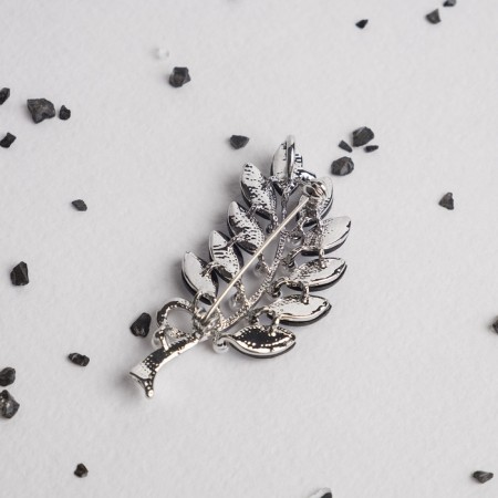 Galiotis brooch-column curl with pearls, green color in silver-1