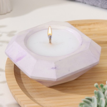 The candle "Square" in the candlestick with beveled corners is small, 9x3.5cm, marble with purple. stripes