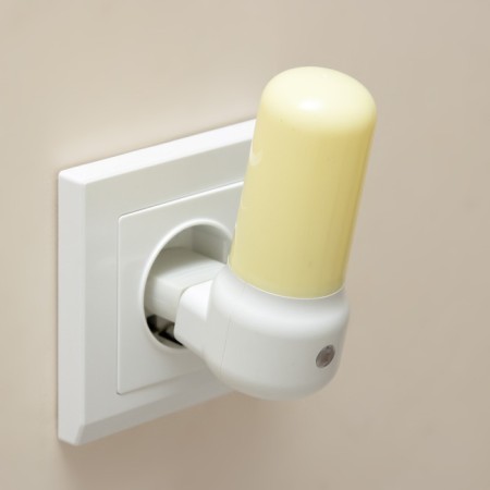 A nightlight with a sensor of darkness "Milsi" LED 1W white-yellow 4x6x10 cm Risalux-4