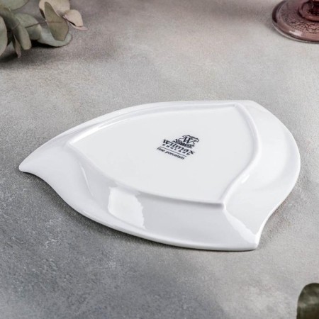 Porcelain platele triangular wilmax ariela, d = 20.5 cm, white color-2