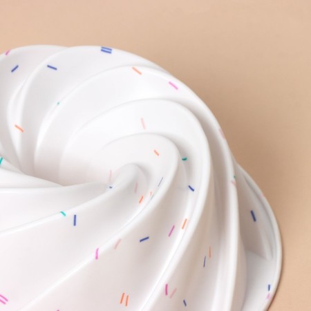 Konfinetta baking form “German cupcake. Whirlwind ", silicone, d = 24 cm, white color-1