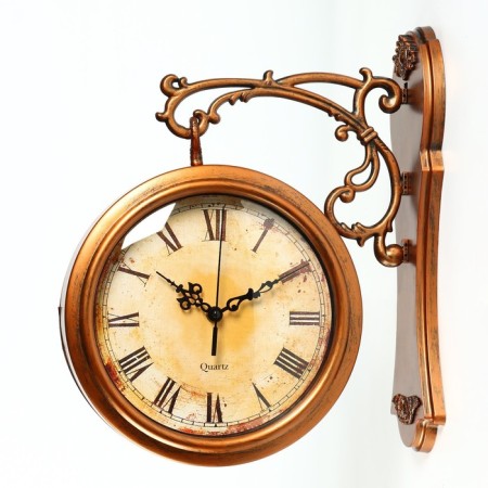 The clock is double -sided, on the suspension "Sabatini", a smooth move, 35 x 30 cm, dial 20 cm-1