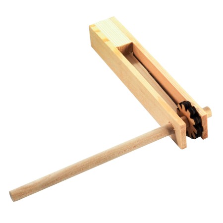 Circular rattle, made of wood