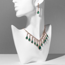 Set 2 objects: earrings, necklace 