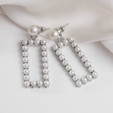 Earrings with pearls 