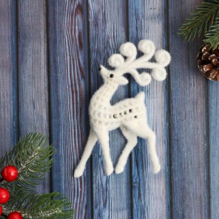 Christmas tree decoration "Deer with the horns-outlets" 9x13.5 cm, white