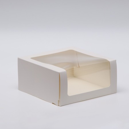 Confectionery packaging with a window, white, 21 x 21 x 10 cm