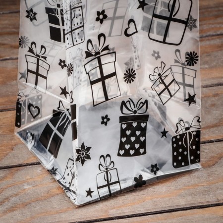 Package with a hard bottom of 14 x 14 x 45 Silver "Gifts"-1