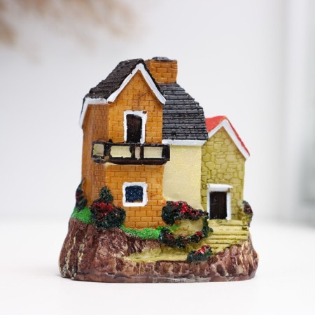 Figure "Rural House" 6x3x7cm, mix-1