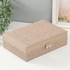 Casket to the leatherette for jewelry 