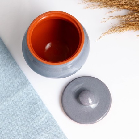 A hot pot with a "Vyatka" lid 0.5l, gray-2