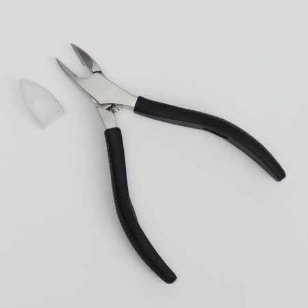 Pigitan nippers, hidden spring, rubberized pen, 11 cm, blade length - 12 mm, silver/black color