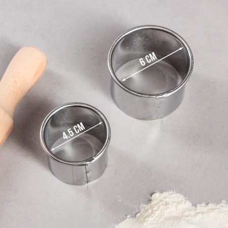 A set of forms for cutting the dough "Dumplings", D-4.5 and 6 cm, H-4 cm, 2 pcs-2
