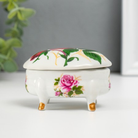 Coramics box on the legs "rose" 6.1x7.7x4.8 cm-5