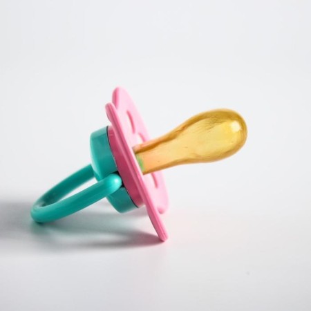 Latex anatomical “Favorite” nipple, with a cap, from 0 months., Mix color-6