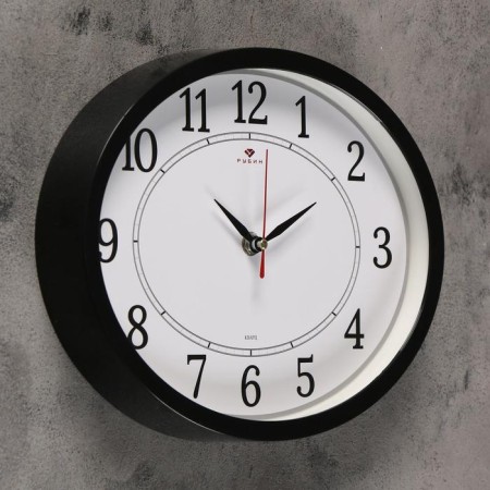 Watching, interior, silent, 20 x 27 cm, black-1