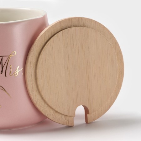 Ceramic mug with a spoon "Mrs.", 380 ml, pink color-2