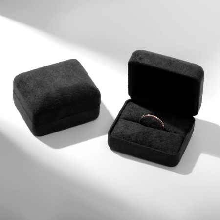 The case is velvet under the ring "Quadro", 6.3 × 5, the color is black-1