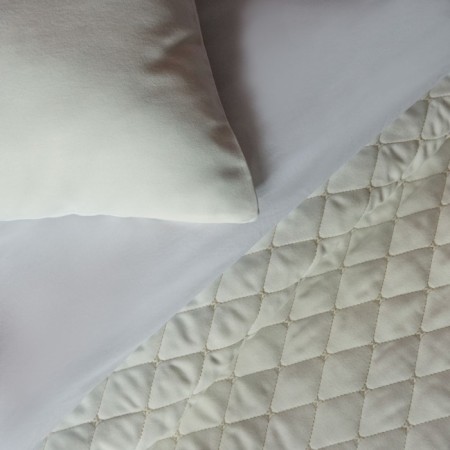 Bedspread with pillowcases "Tina", size 160x230 cm, white color-2