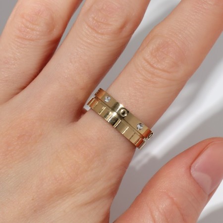 Xuping ring Status, white color in gold, size 18-1