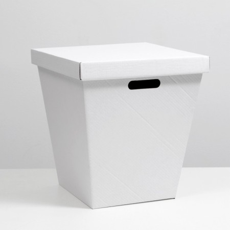 Box the national team, for large bouquets, cover is, trapezoid, white 27 x 38 x 42 cm
