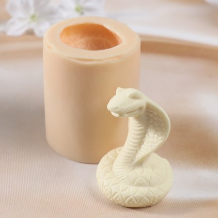 Silicone Mold "Snake No. 7" 7.5x5.5x5 cm-1