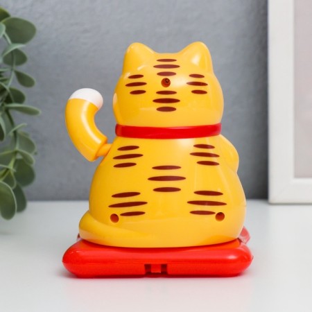 Plastic pendulum from the solar battery "Cat Mani-Nekko" yellow 9.5x10x9.5 cm-4