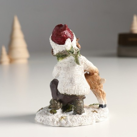 Polystone souvenir "Baby with a deer" red-green 7.8x8x10.3 cm-2