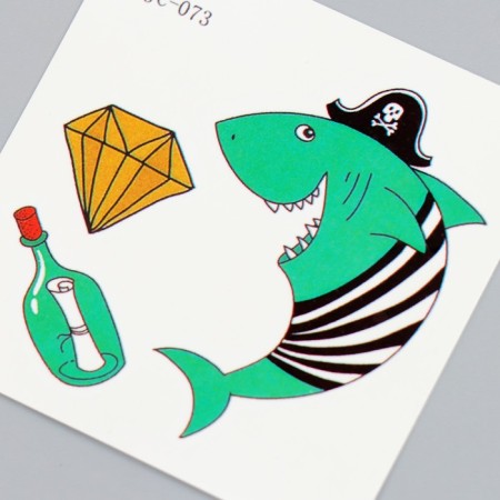Tattoo on the body color "Shark-pirate" 6x6 cm-2