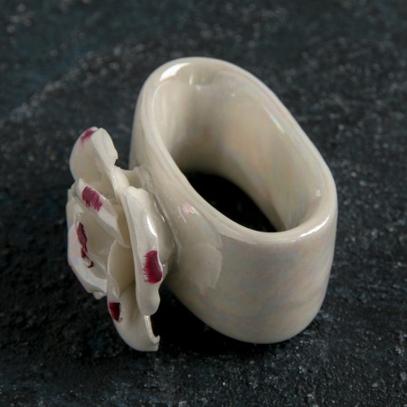 Ceramic ring for napkins "Flower", 5.5 × 5 × 6 cm, pearly color-2