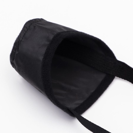 The muzzle is textile, size 5 (length on the nose 5.5 cm, muzzle 24 cm), black-7