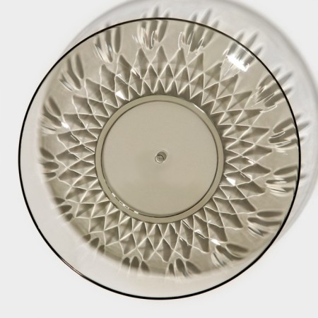 Branch plate, d = 20 cm, brown color