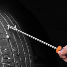 Tire cleaning tool