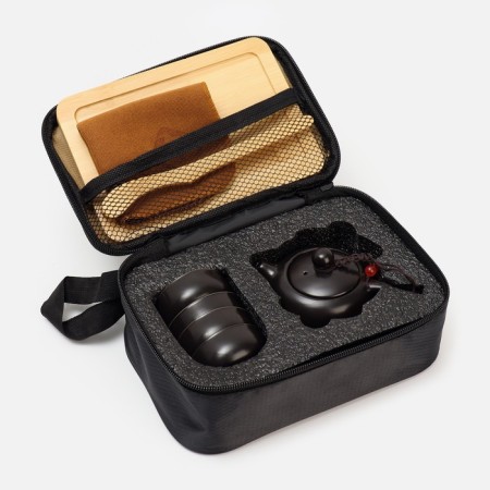 A set for the tea ceremony is 8 items, 4 people, a cup of 45 ml, a kettle of 180 ml-4
