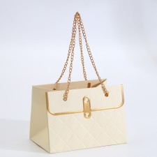 Packet for flowers, handle chain, 
