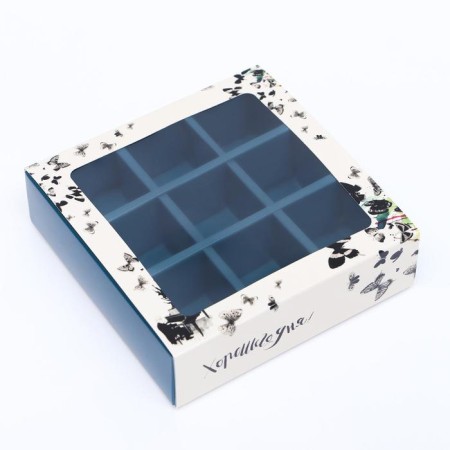 Box for 9 sweets with a shell of a "good day" with a window of 14.5 x 14.5 x 3.5 cm