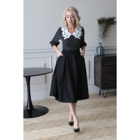 Women's dress, size 42-4