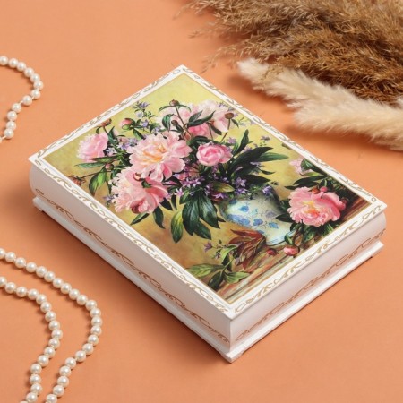 Casket "Piones in a vase", white, 16 × 22 cm, lacquer miniature