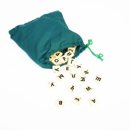 A board game for compiling the words "Skrubwood Classic", 104 chips, 10+-3