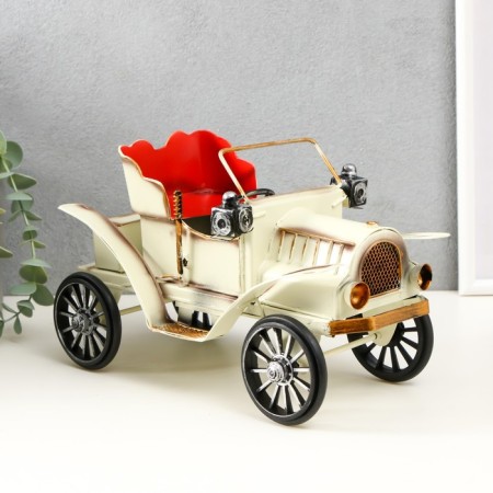 Metal souvenir "Retro. White car" 25.5x12.6x16 cm