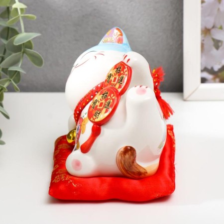Pigger Ceramics "Cat Mani-Neko with coins on the rug" 10x12.5x7 cm-1